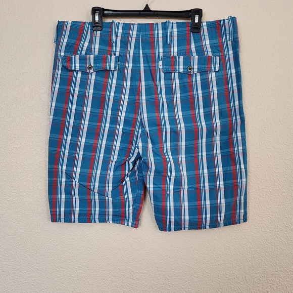Levi's Plaid Chino Shorts--EUC - Picture 9 of 9